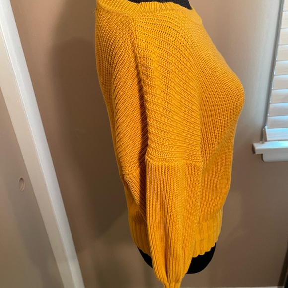 Yellow Women's Sweater M - Picture 3 of 5